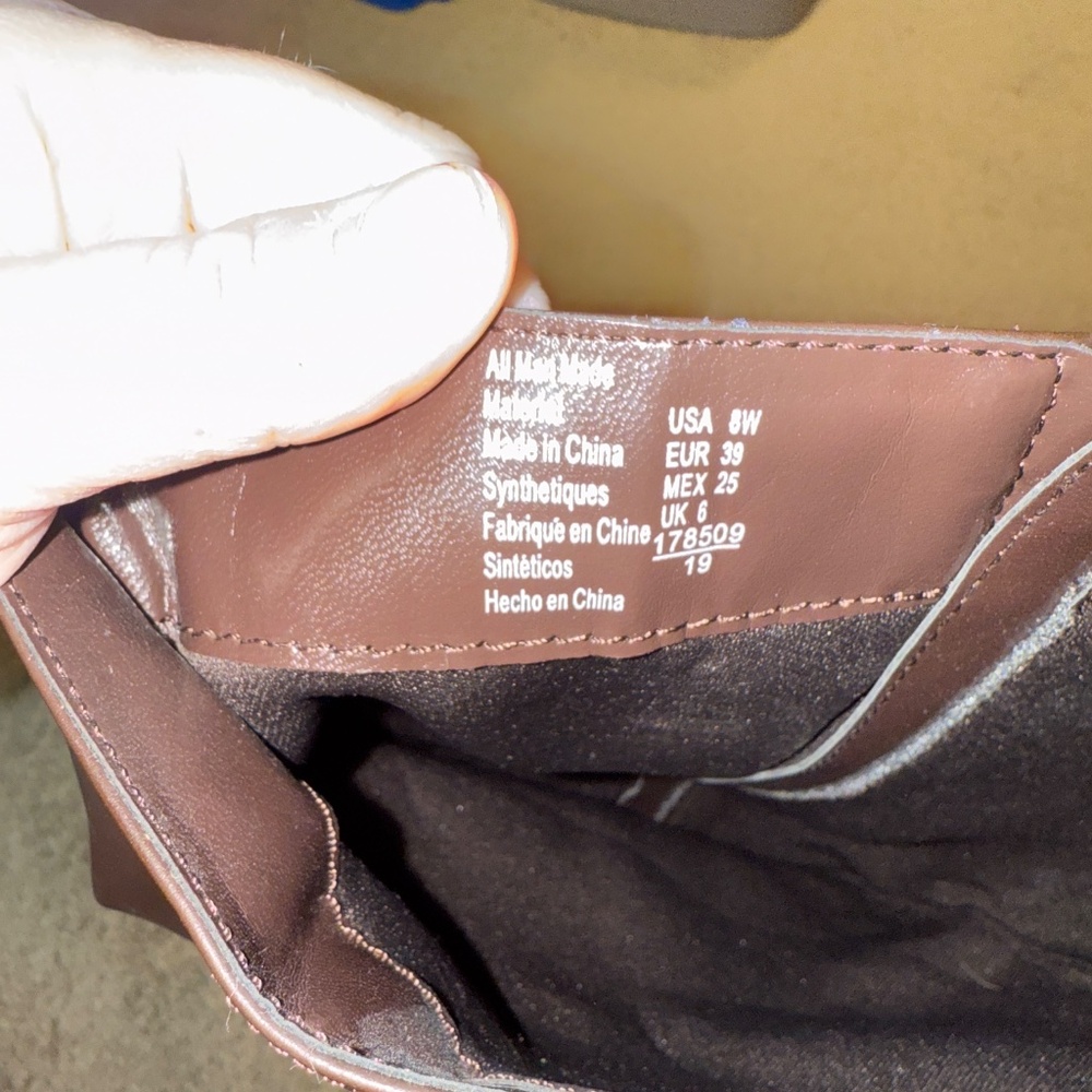 Boots - Picture 4 of 4